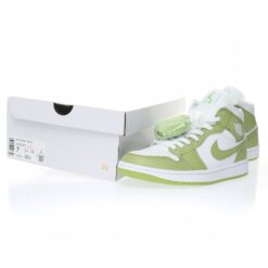 Alternative view of Air Jordan 1 High Sneaker DV2959-113