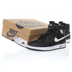 Alternative view of Air Jordan 1 High Sneaker DV3473-001