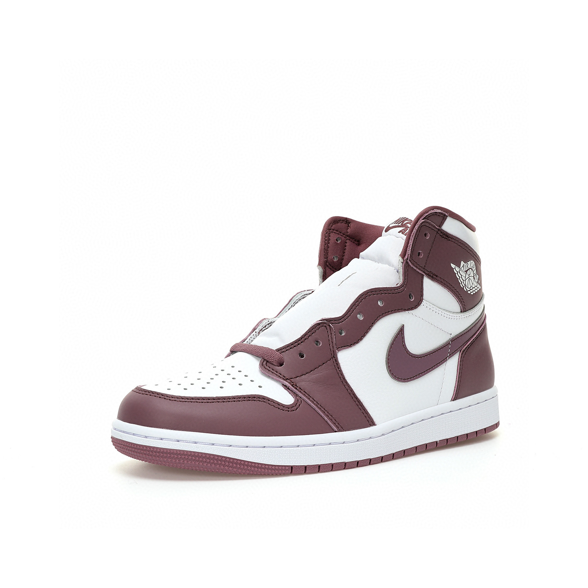 Alternative view of Air Jordan 1 High Sneaker DZ5485-105