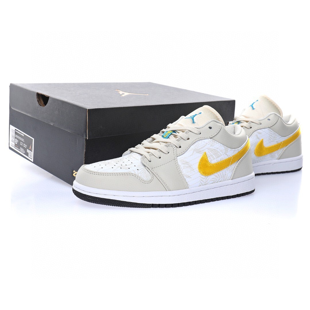 Alternative view of Air Jordan 1 Low Sneaker CK3022-107