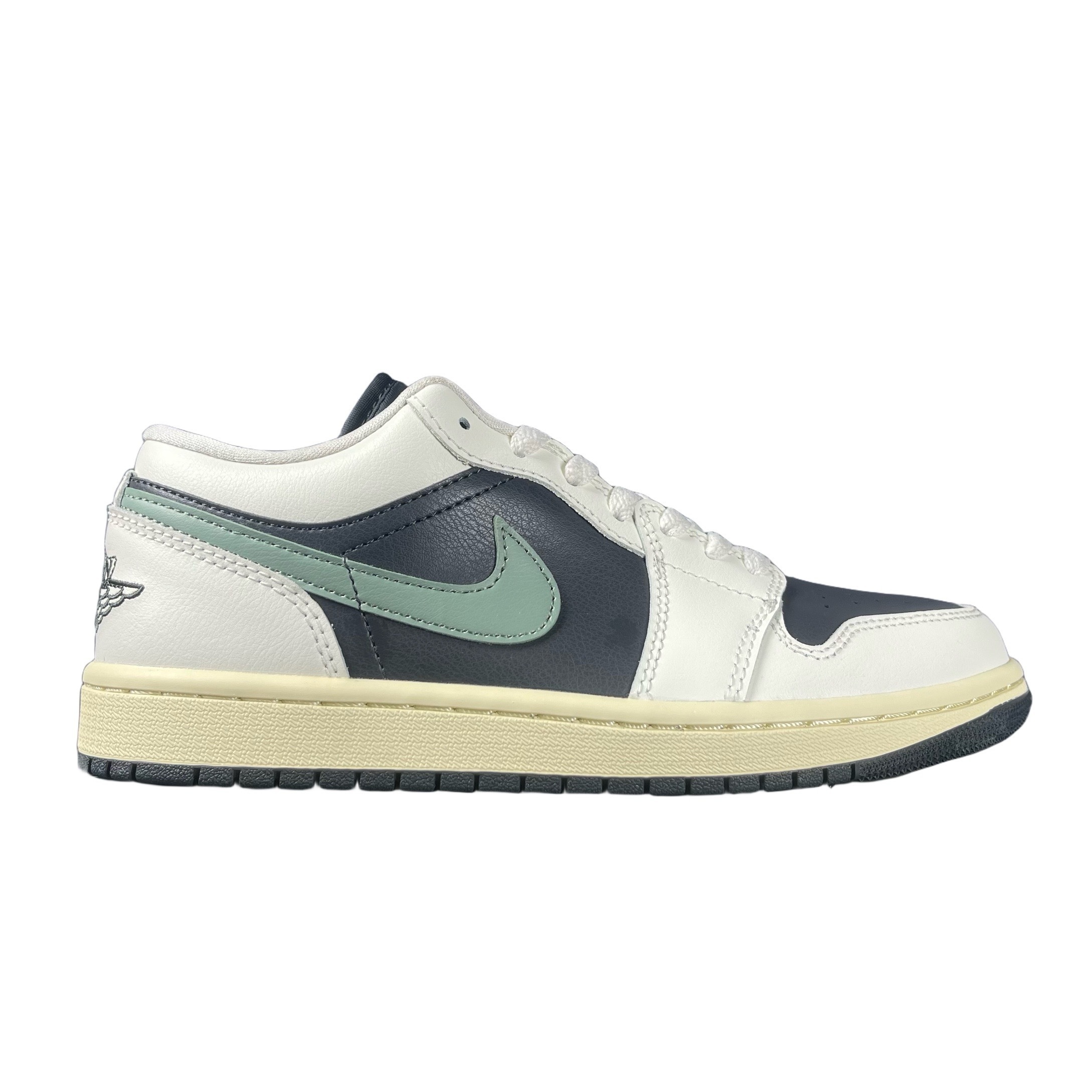 Alternative view of Air Jordan 1 Low Sneaker DC0774-001