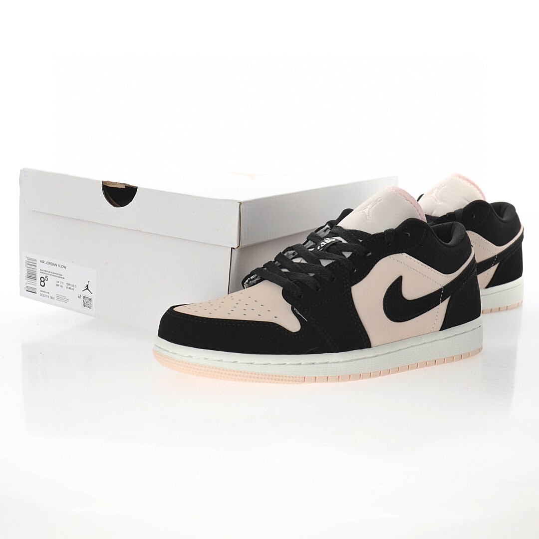 Alternative view of Air Jordan 1 Low Sneaker DC0774-003