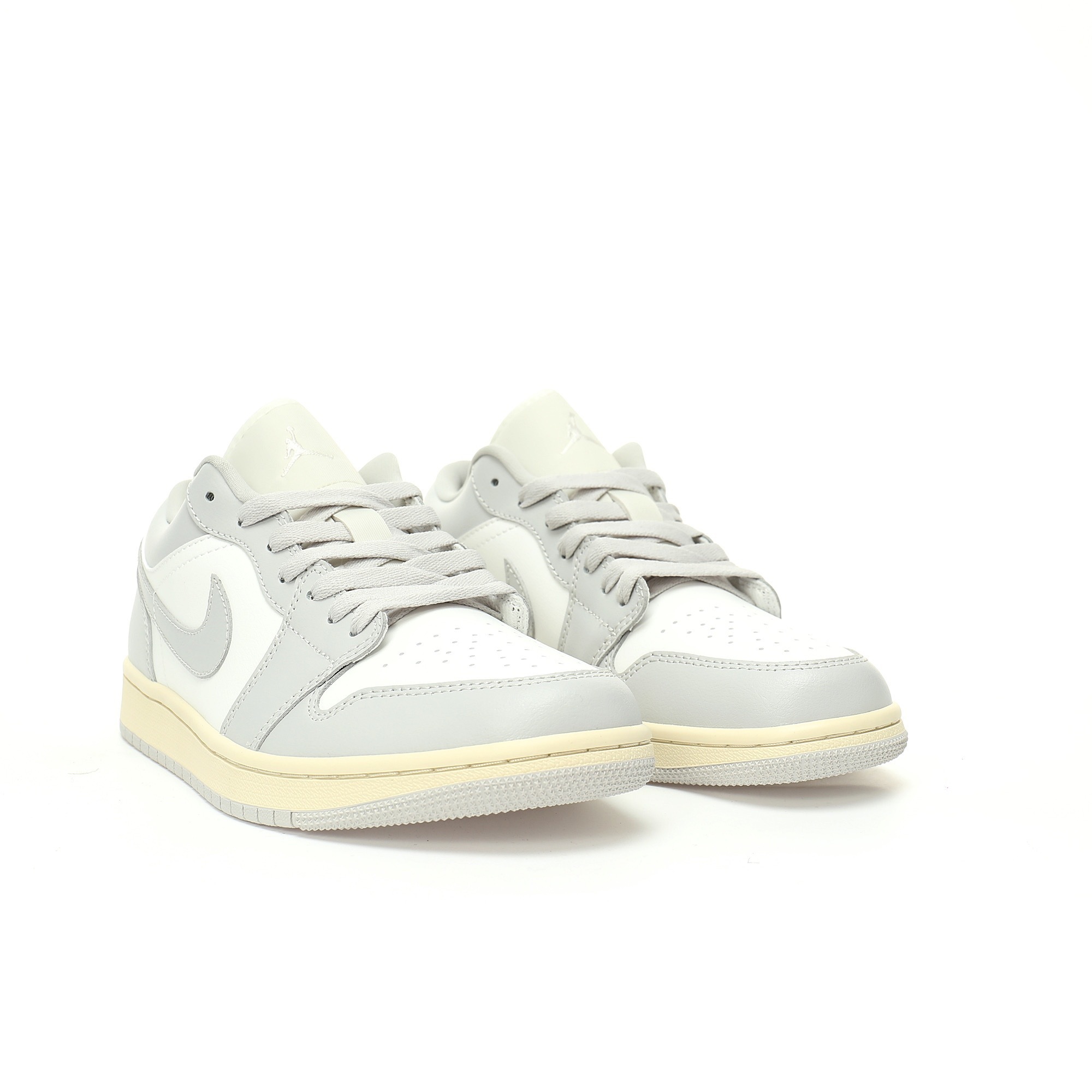 Alternative view of Air Jordan 1 Low Sneaker DC0774-103