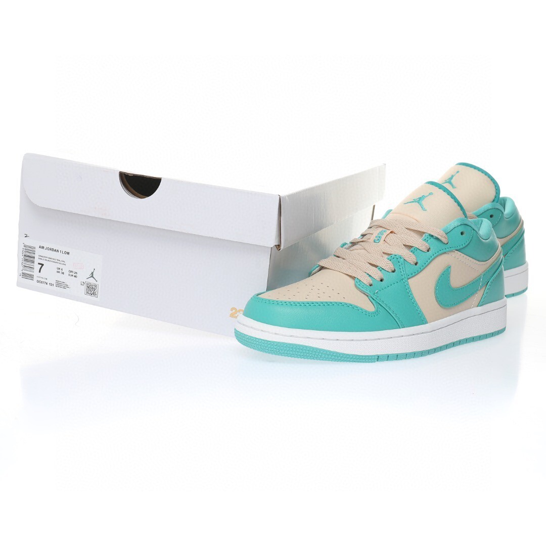 Alternative view of Air Jordan 1 Low Sneaker DC0774-131