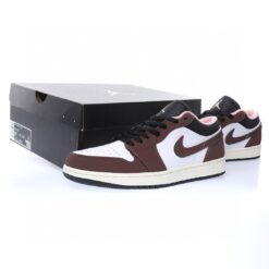 Alternative view of Air Jordan 1 Low Sneaker DC6991-200