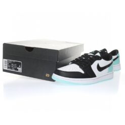 Alternative view of Air Jordan 1 Low Sneaker DD9315-114