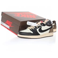 Alternative view of Air Jordan 1 Low Sneaker DM7866-128