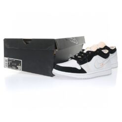 Alternative view of Air Jordan 1 Low Sneaker DN1635-102