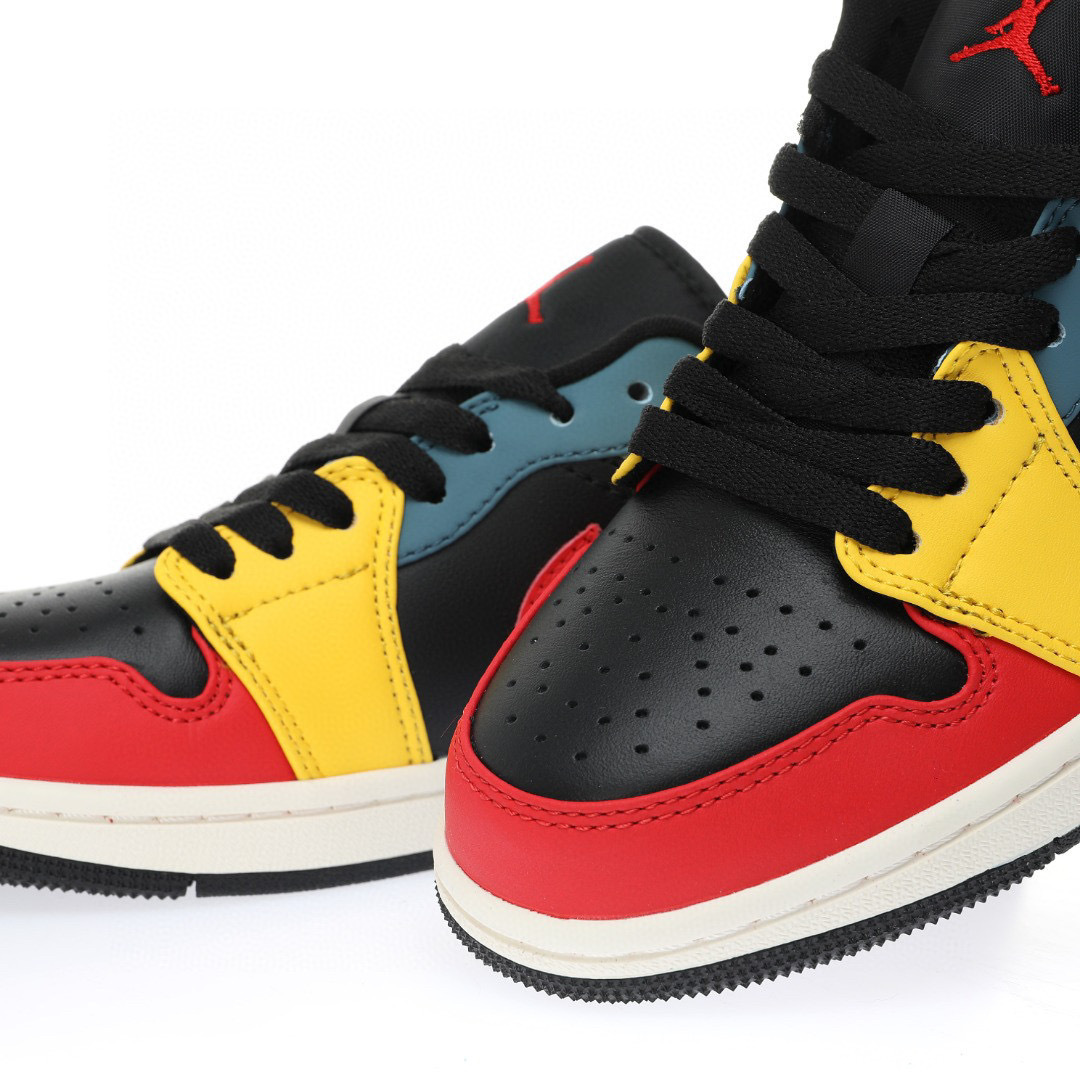 Alternative view of Air Jordan 1 Low Sneaker DN3739-060