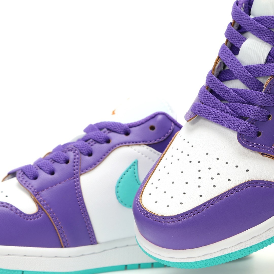 Alternative view of Air Jordan 1 Low Sneaker HJ9013-550