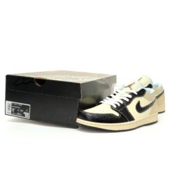 Alternative view of Air Jordan 1 Low Sneaker HQ3437-101