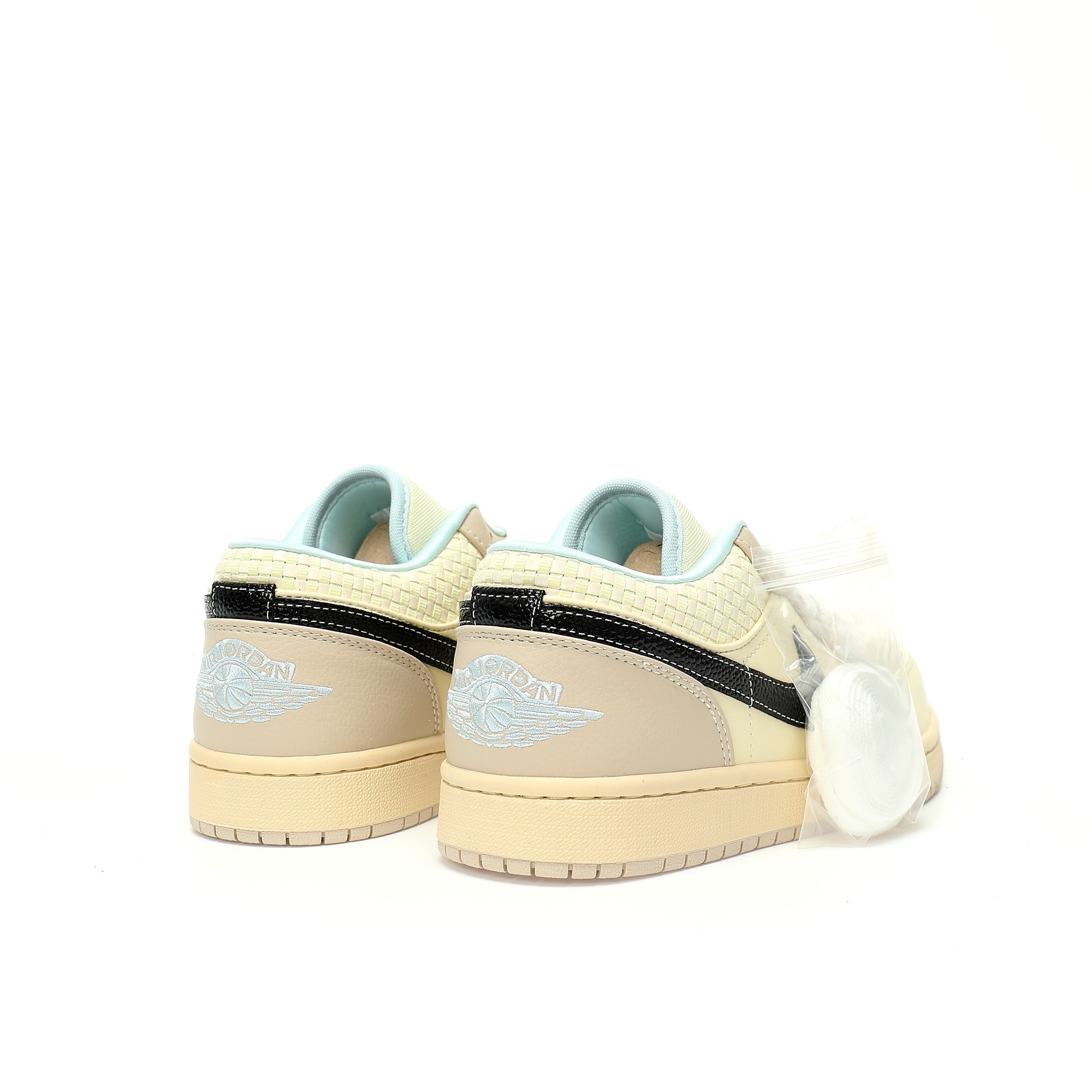 Alternative view of Air Jordan 1 Low Sneaker HQ3440-101