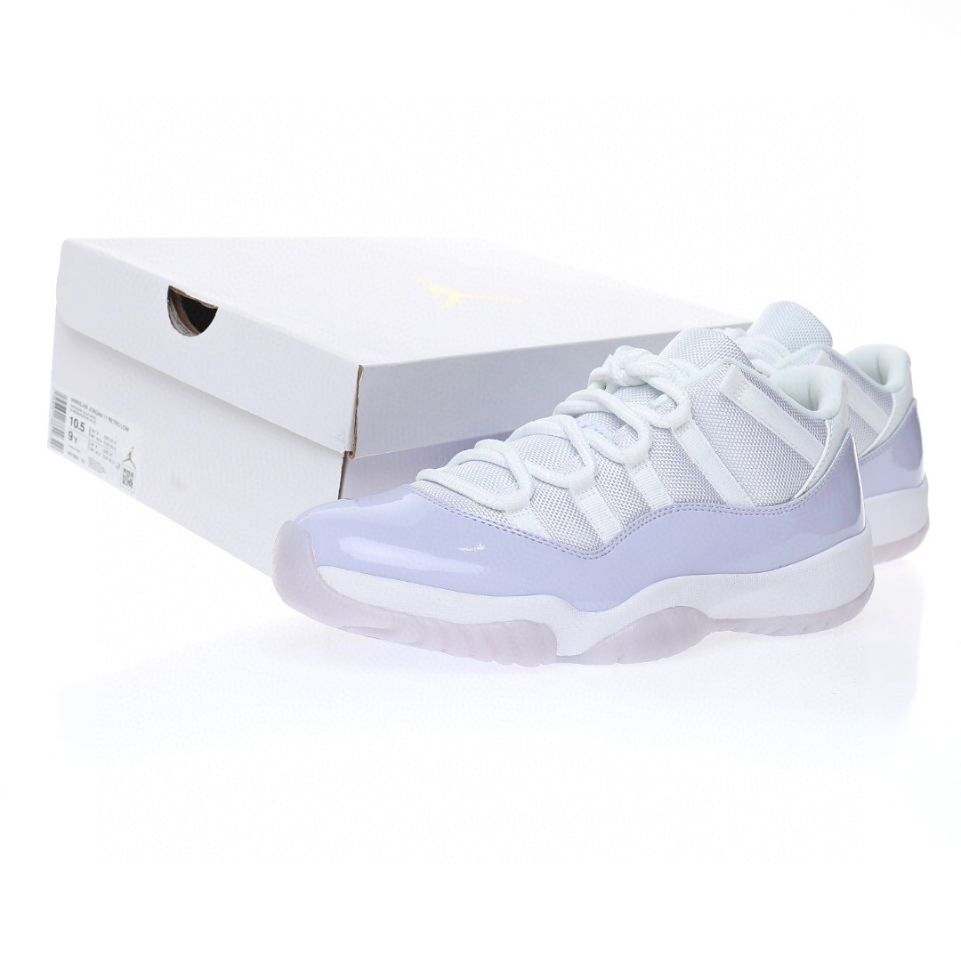 Alternative view of Air Jordan 11 Sneaker AH7860-101