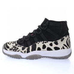 Air Jordan 11 Sneaker AR0715-010