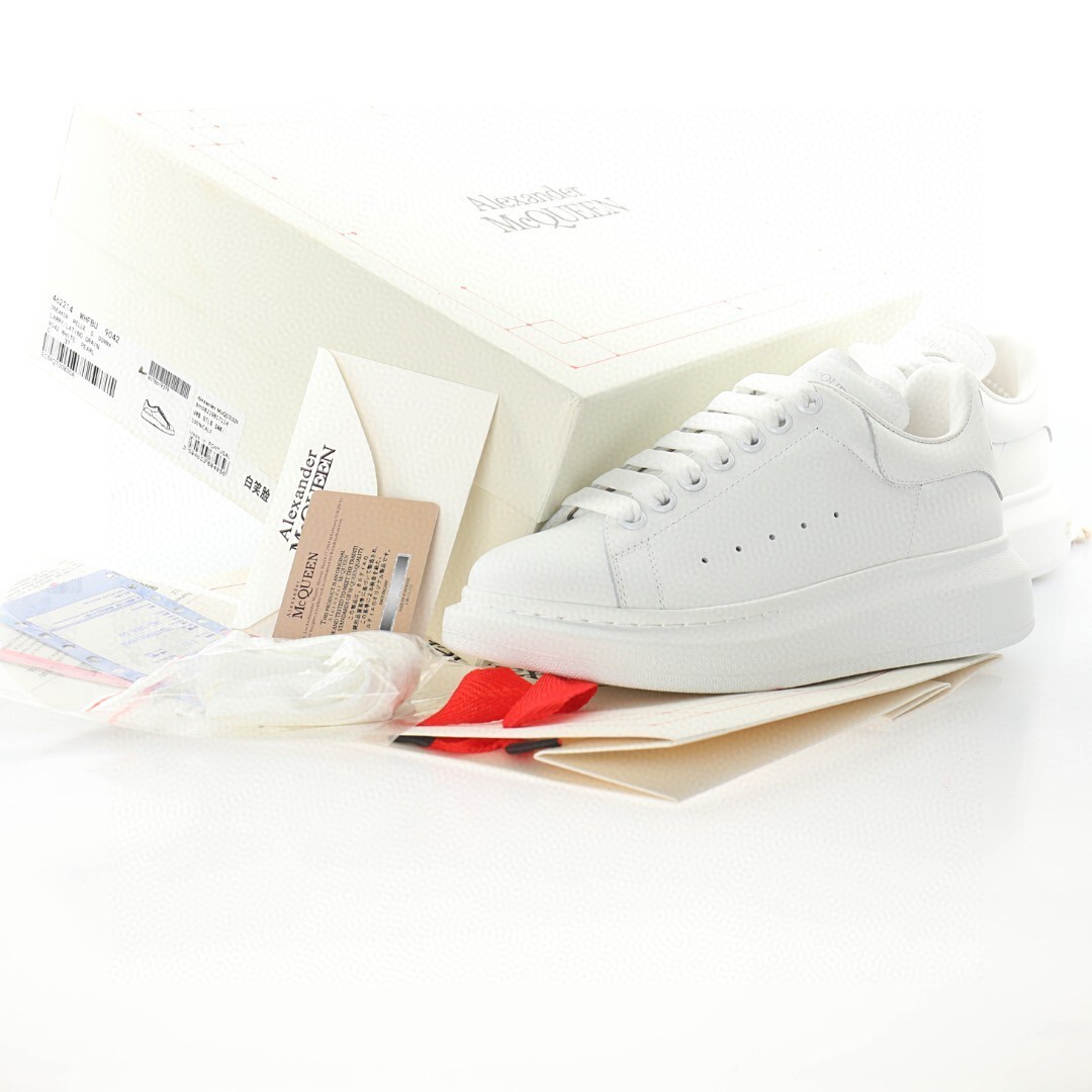 Alternative view of Alexander Mcqueen Sneaker 462214 WHFBU 9044