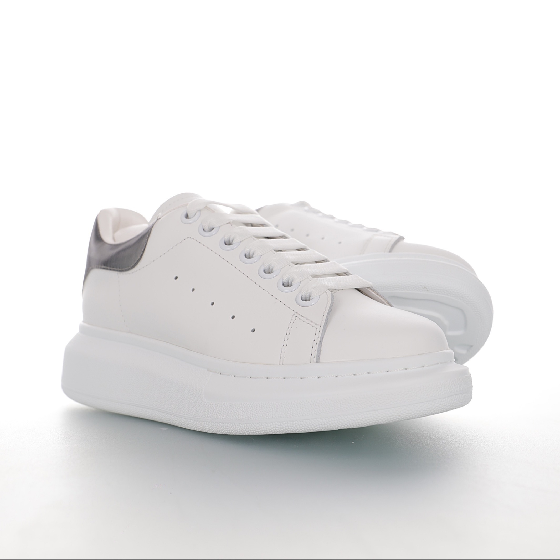 Alternative view of Alexander Mcqueen Sneaker 462214 WHGP7 9382