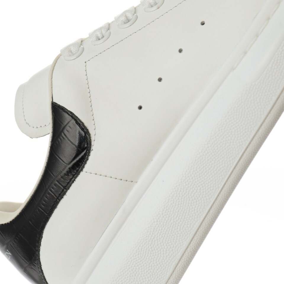Alternative view of Alexander Mcqueen Sneaker 462214 WHGP7 9399