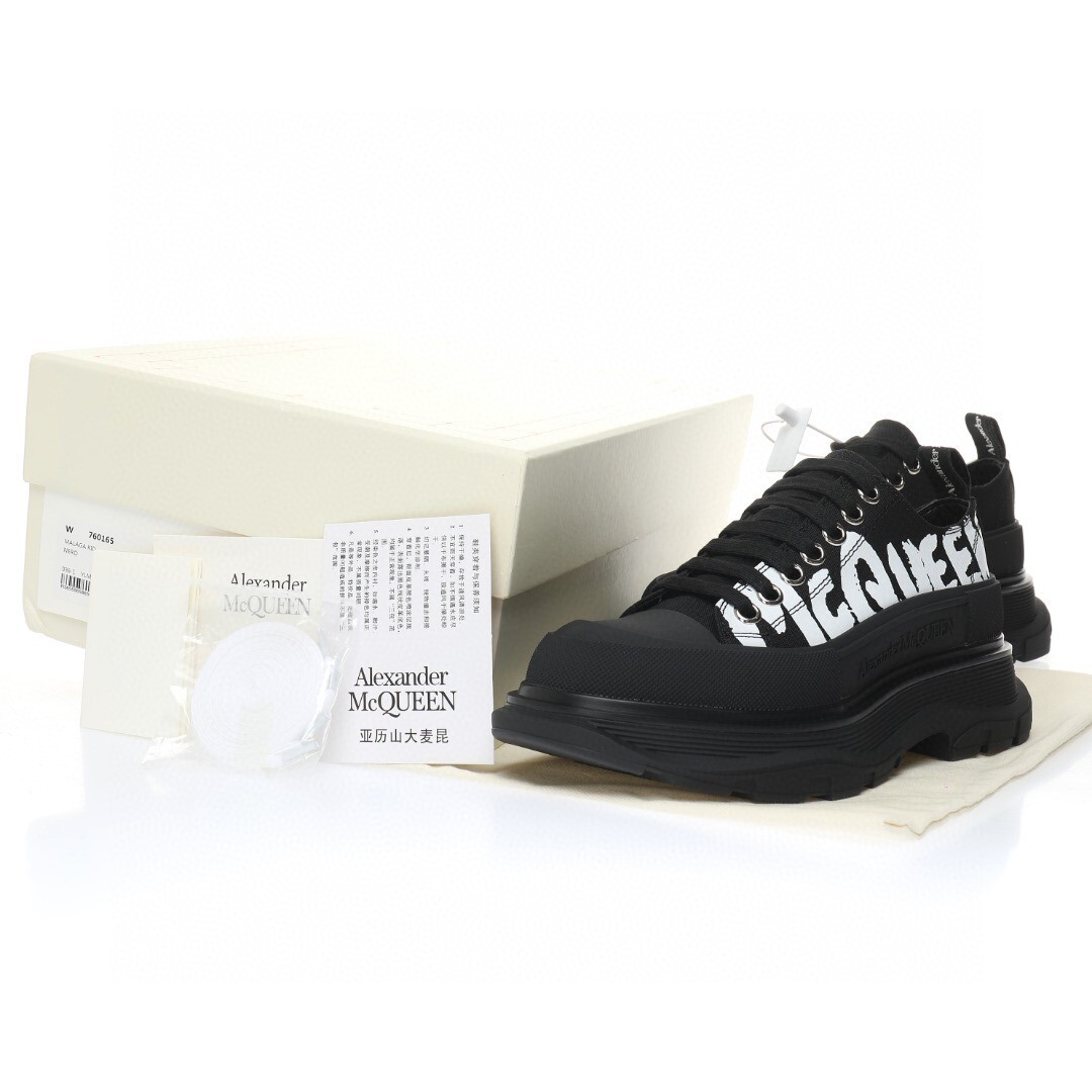 Alternative view of Alexander Mcqueen Sneaker 682423WIABD1070