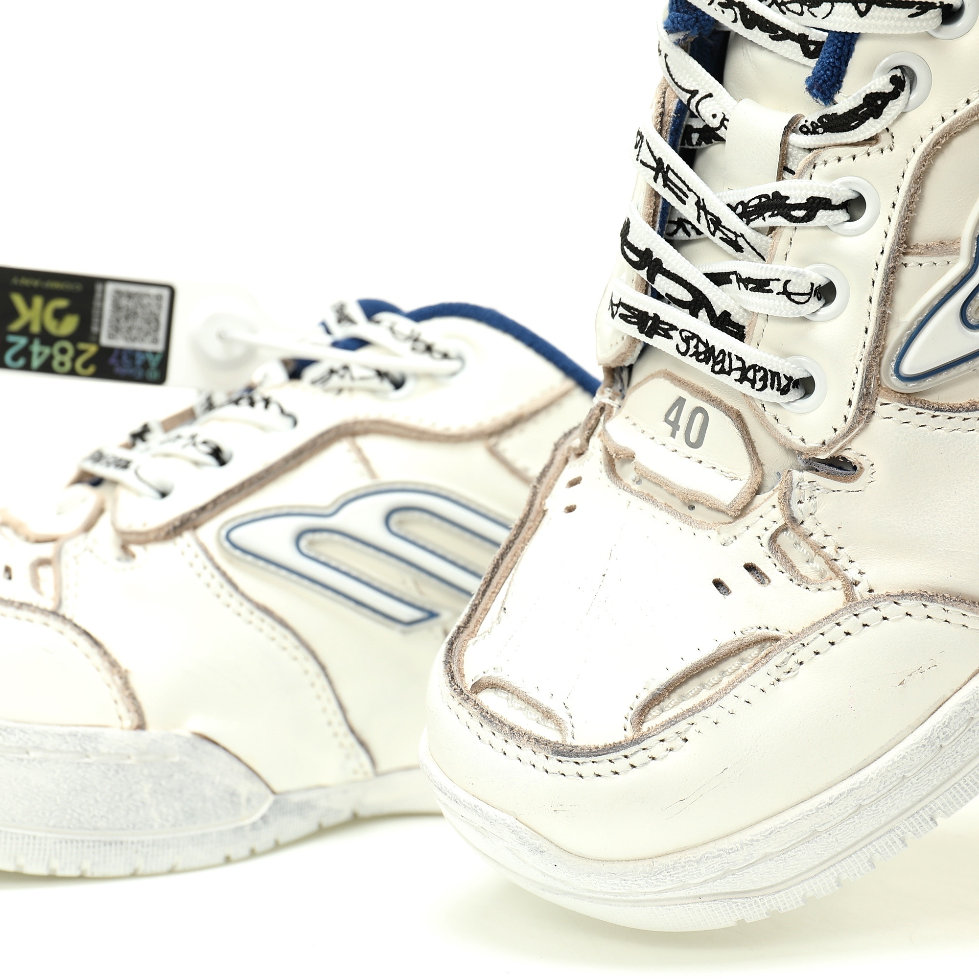 Alternative view of Balenciaga Hamptons Worn-Out Sneaker 841765 WCURB 9141