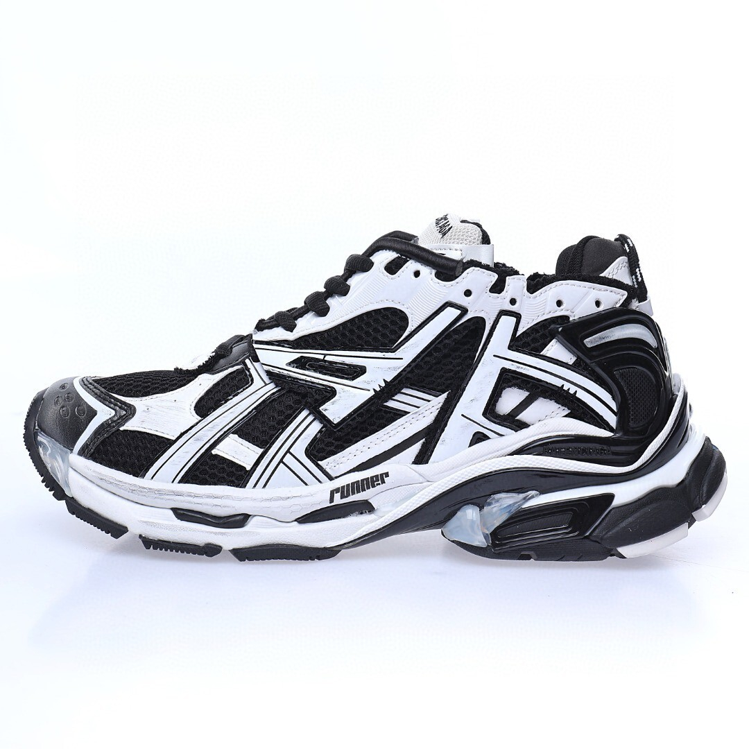 Balenciaga Runner Sneaker 677403 W3RB2 9010