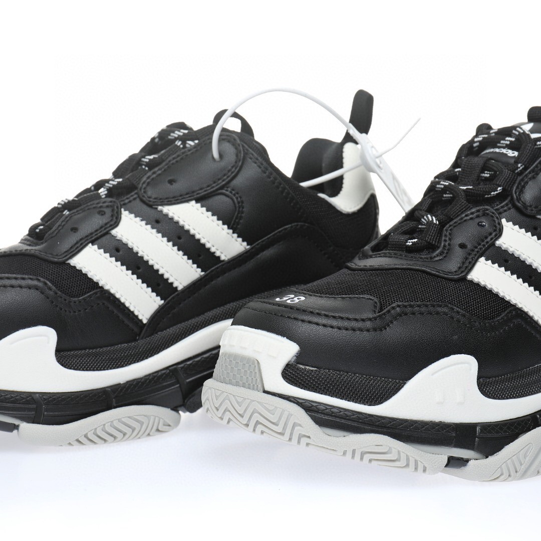 Balenciaga Triple S Sneaker 71020 W3RN3 1001 - Image 3