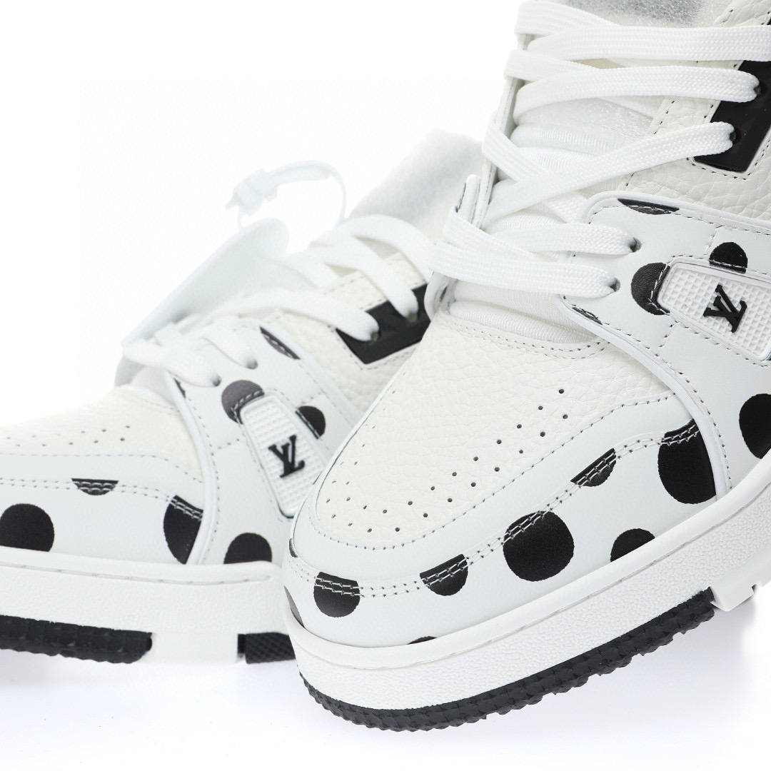 Alternative view of LV Trainer Sneaker 1BBGXD_CM_1