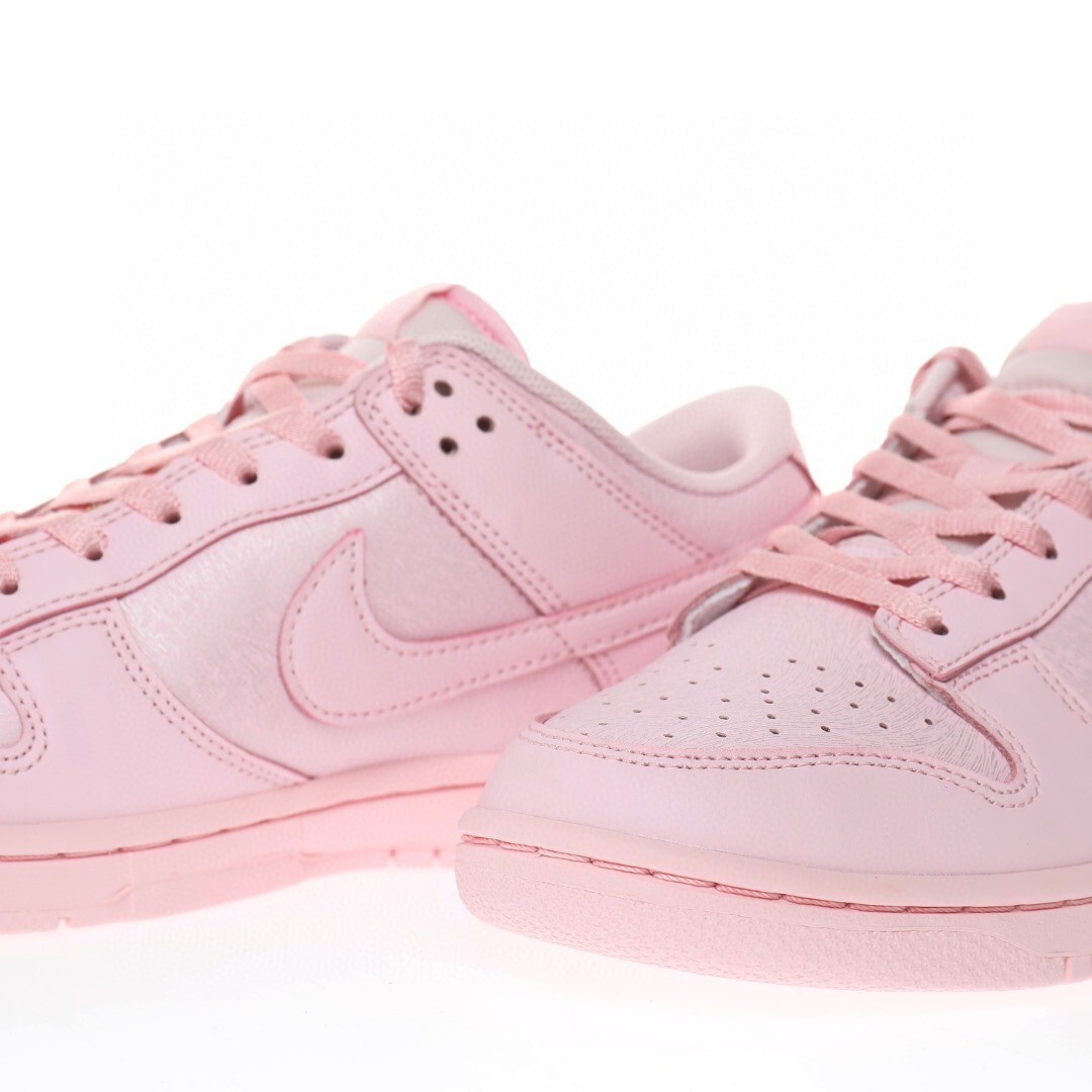 Nike Dunk Low SB Sneaker 921803-601 - Image 3