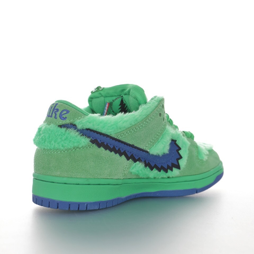 Nike Dunk Low SB Sneaker CJ5378-300 - Image 2