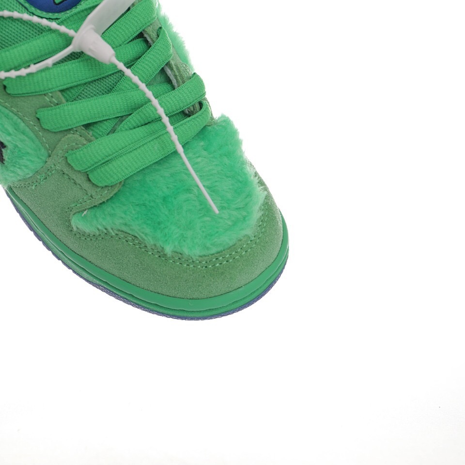 Nike Dunk Low SB Sneaker CJ5378-300 - Image 4