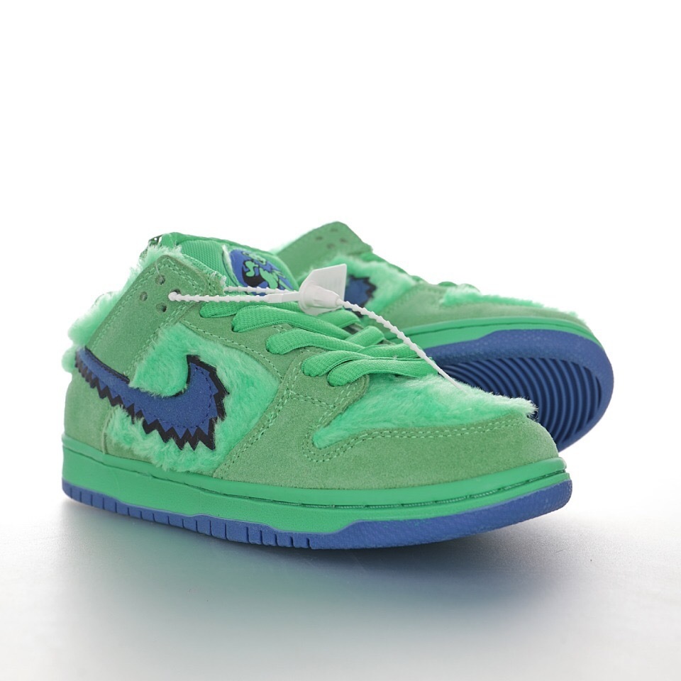 Nike Dunk Low SB Sneaker CJ5378-300 - Image 8