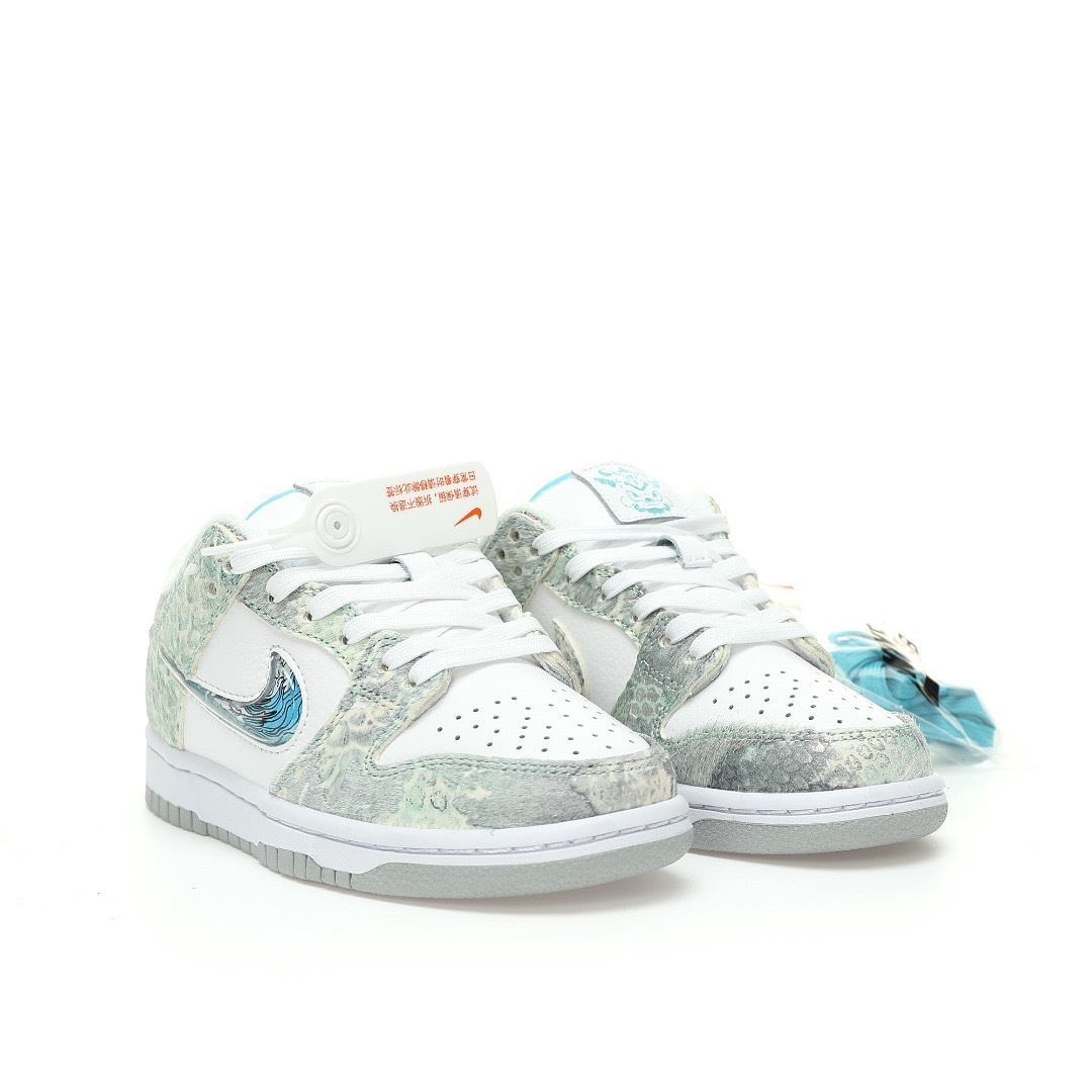 Nike Dunk Low SB Sneaker DC0831-101 - Image 2