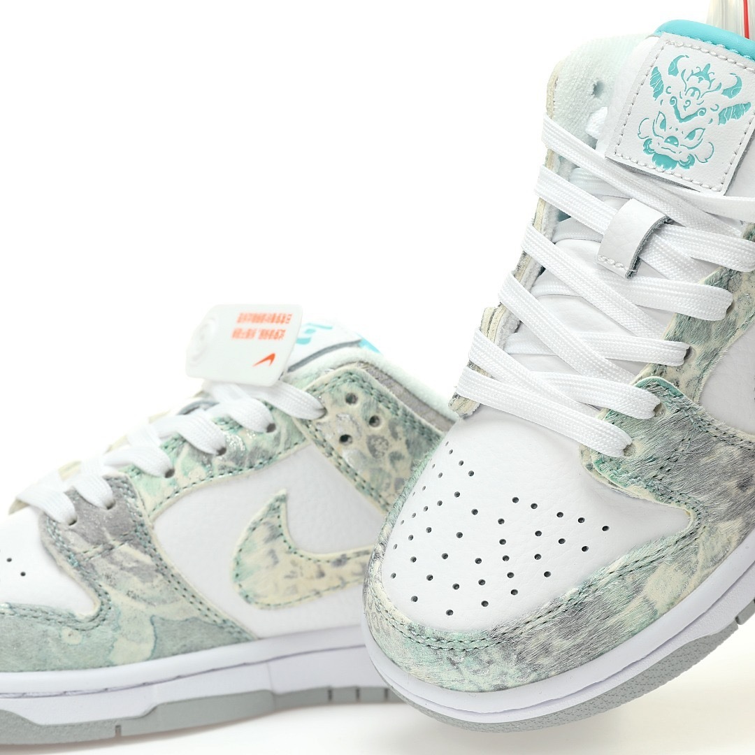 Nike Dunk Low SB Sneaker DC0831-101 - Image 4