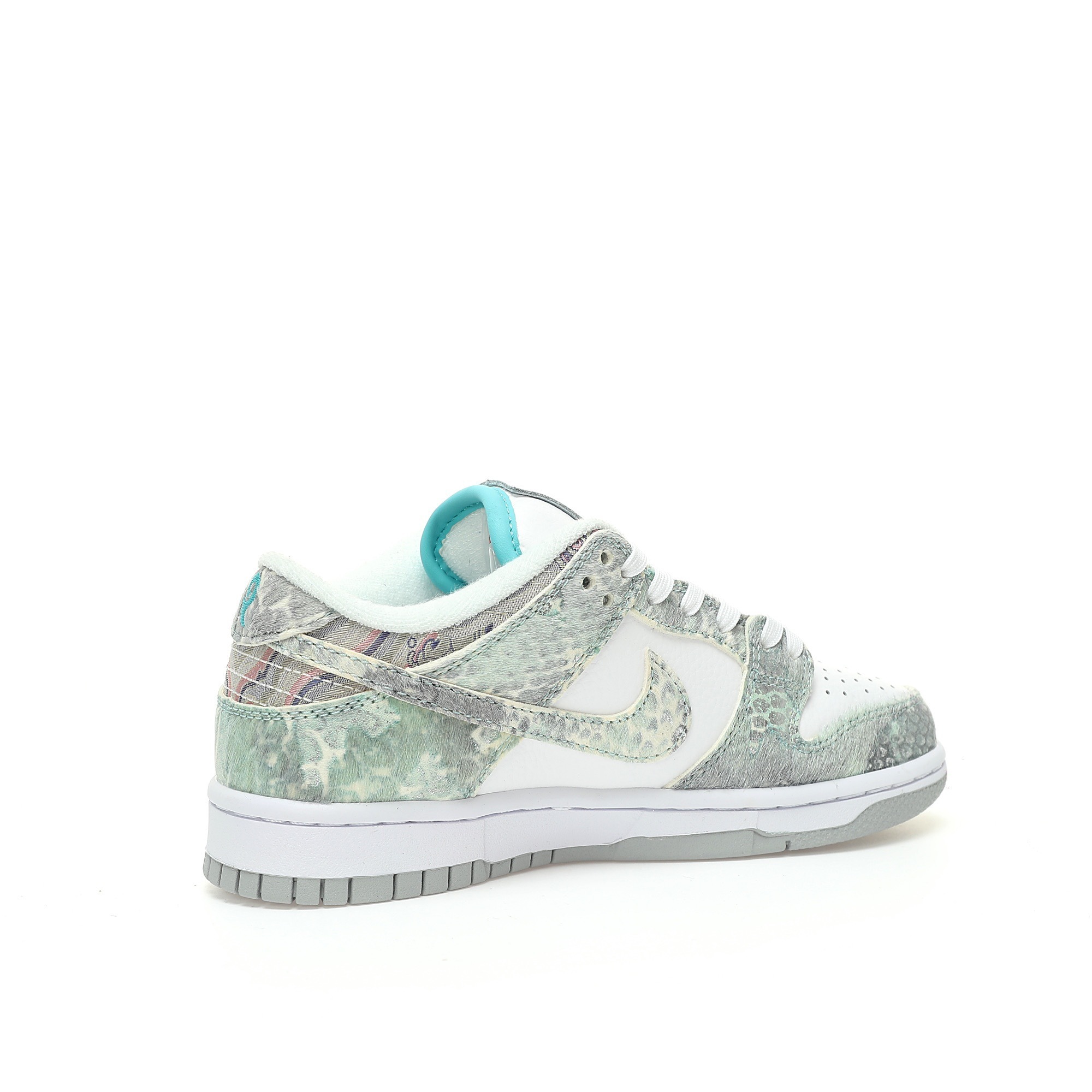 Nike Dunk Low SB Sneaker DC0831-101 - Image 5