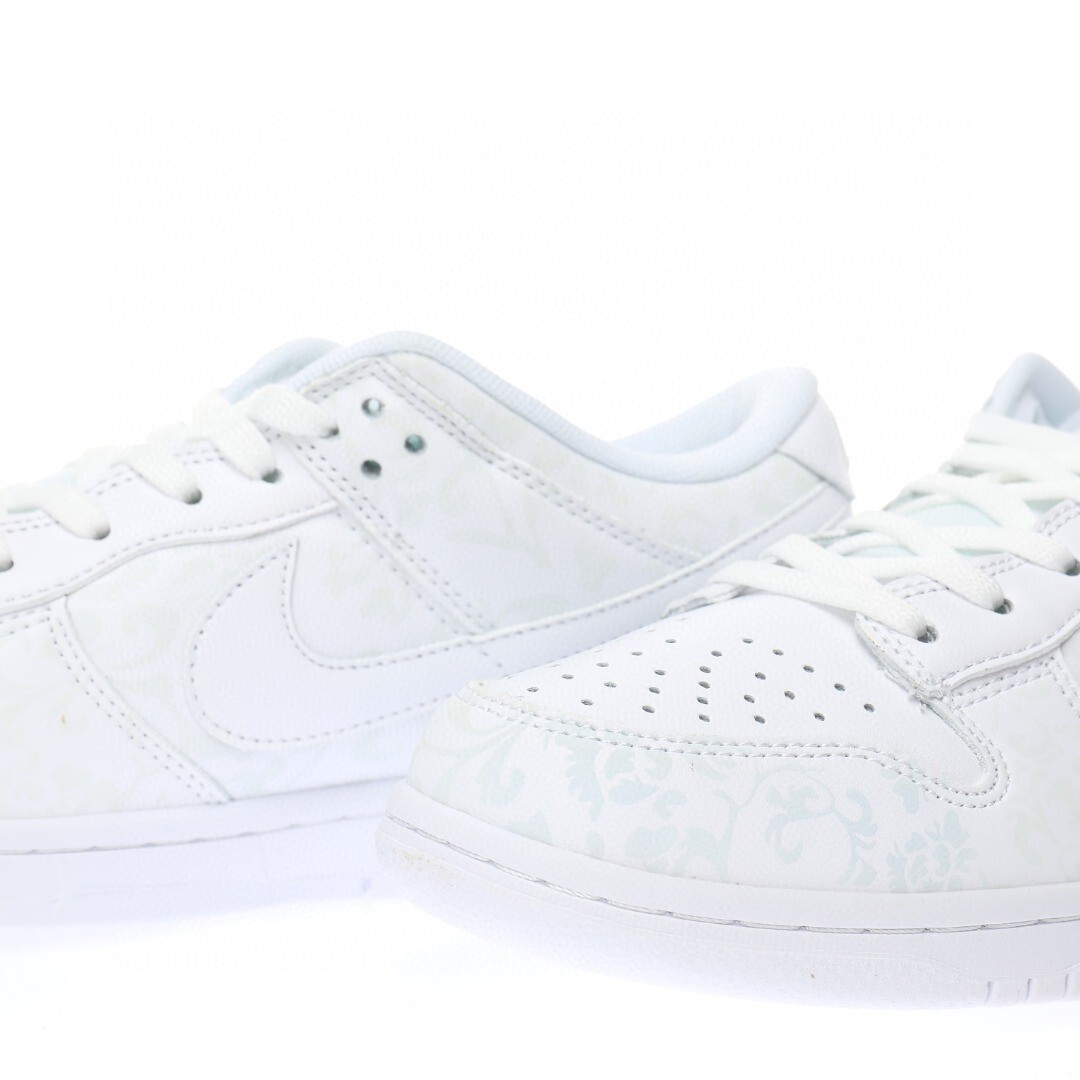 Nike Dunk Low SB Sneaker DD1503-109 - Image 3