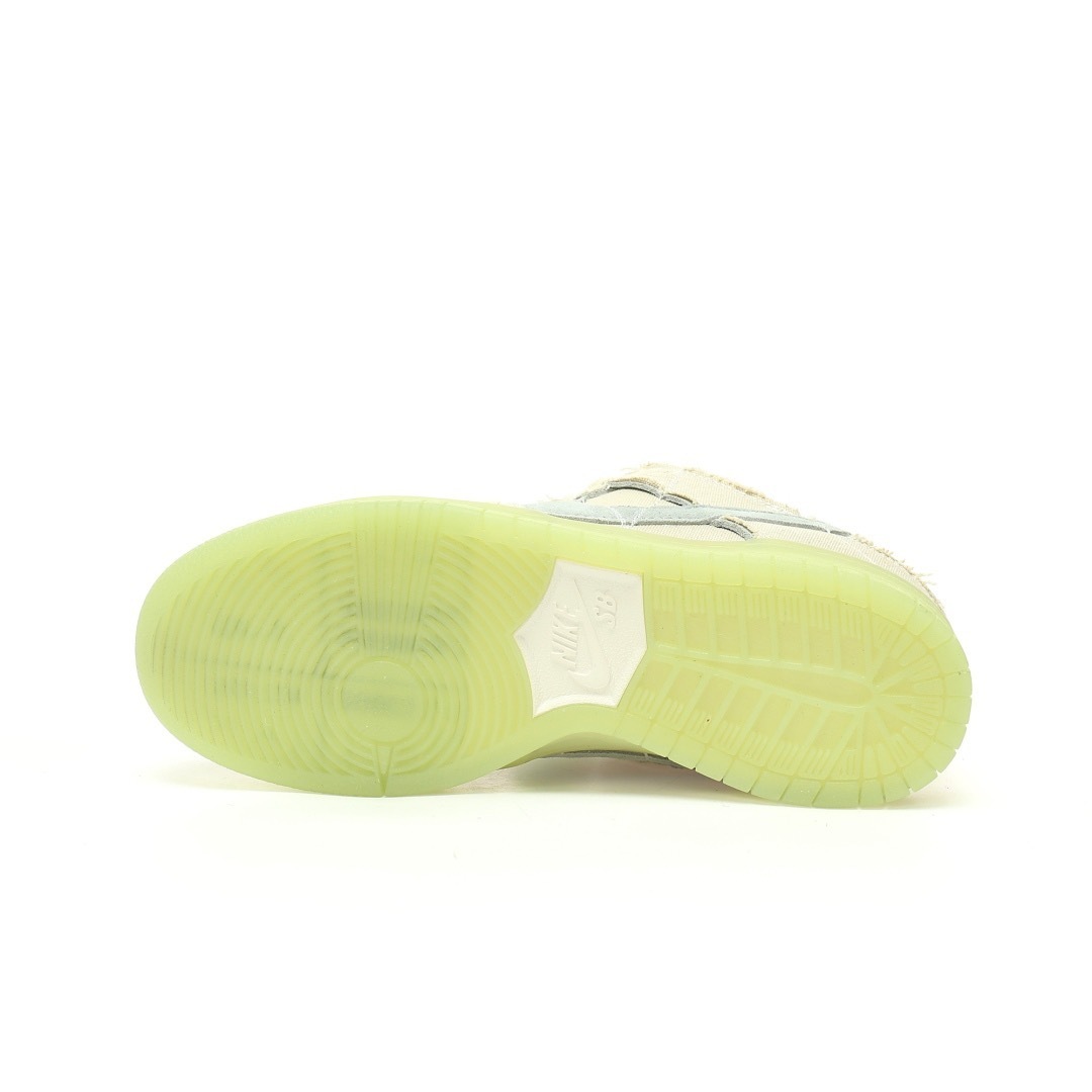 Nike Dunk Low SB Sneaker DM0774-111 - Image 8