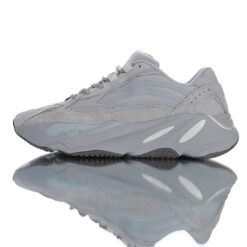 Yeezy Boost 700 Sneaker FV8424