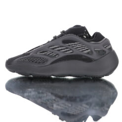 Yeezy Boost 700 Sneaker H67799