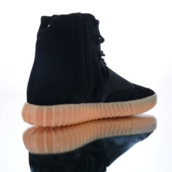 Alternative view of Yeezy Boost 750 Sneaker BB1839